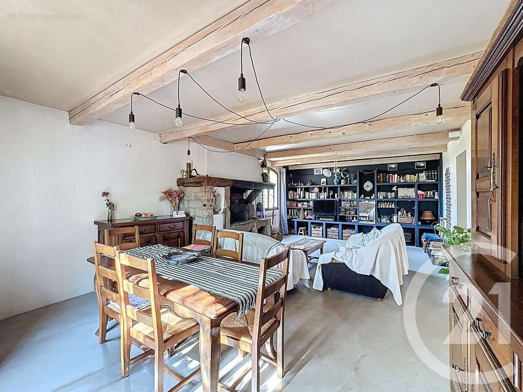 Maison à PUYLOUBIER