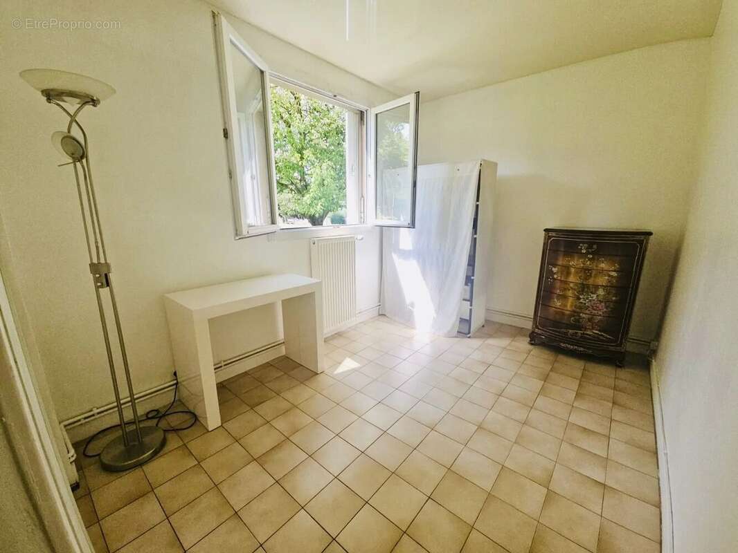 Appartement à LE PLESSIS-TREVISE