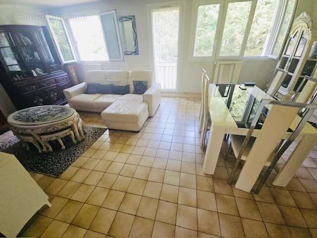 Appartement à LE PLESSIS-TREVISE