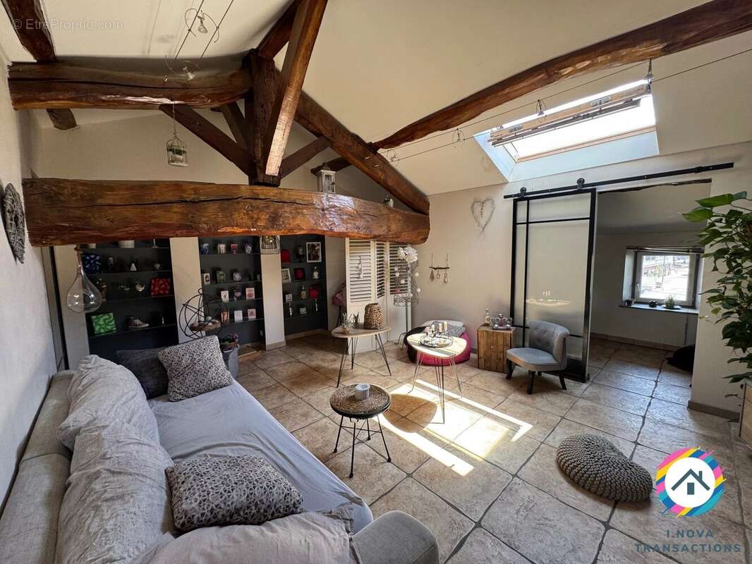 Appartement à JASSANS-RIOTTIER