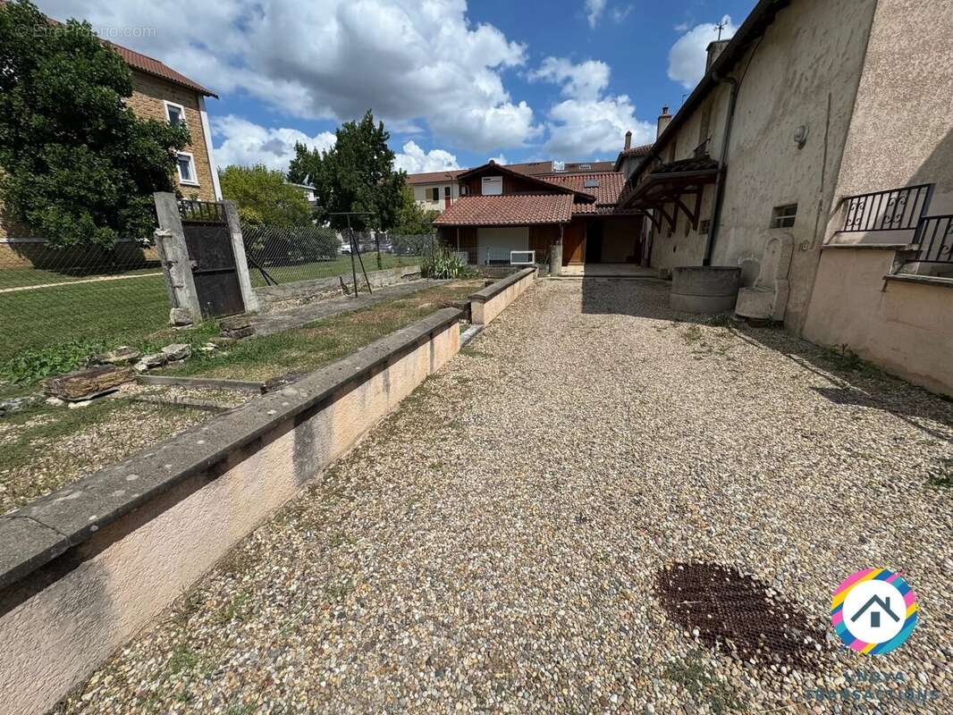 Appartement à JASSANS-RIOTTIER