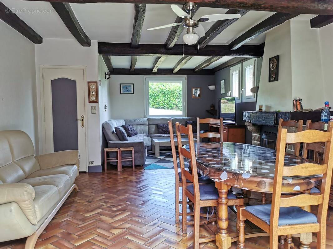 Maison à LA MEAUGON