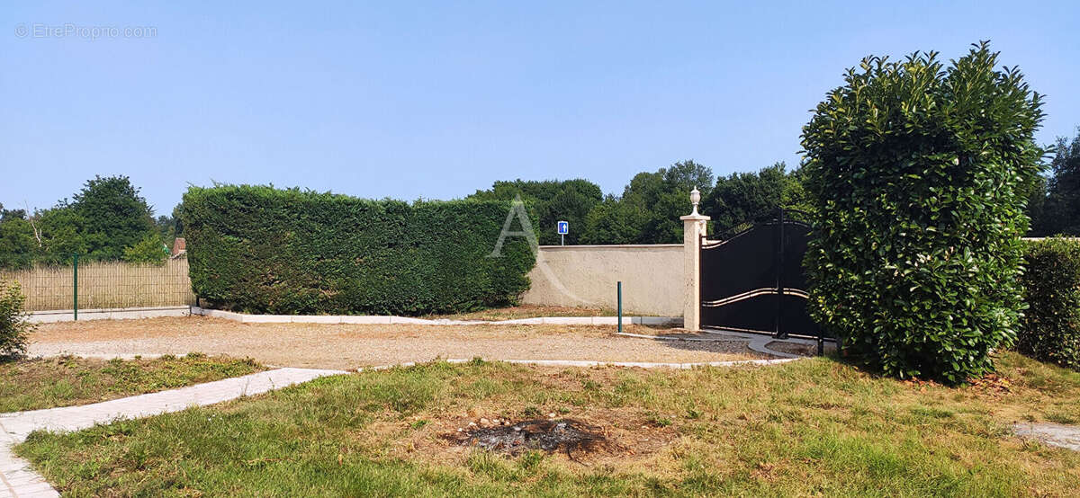 Maison à NEUVY-EN-SULLIAS