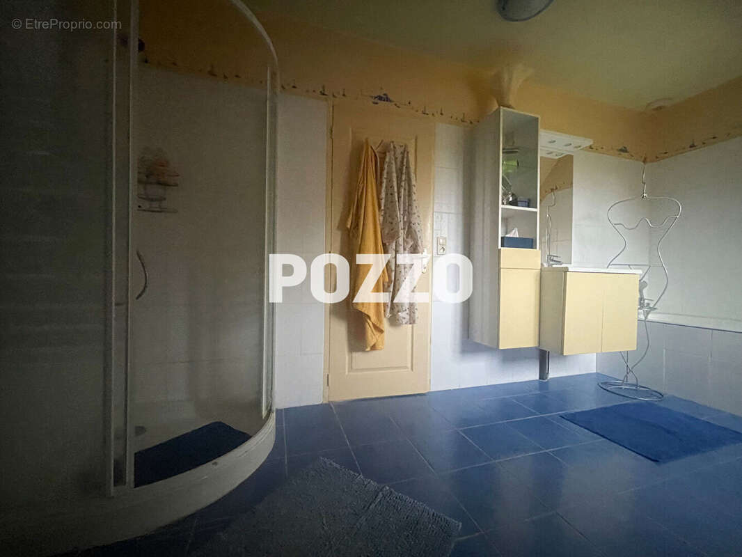 Maison à EQUEMAUVILLE