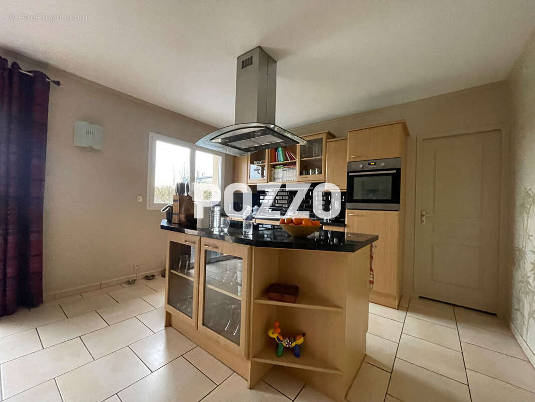 Maison à EQUEMAUVILLE