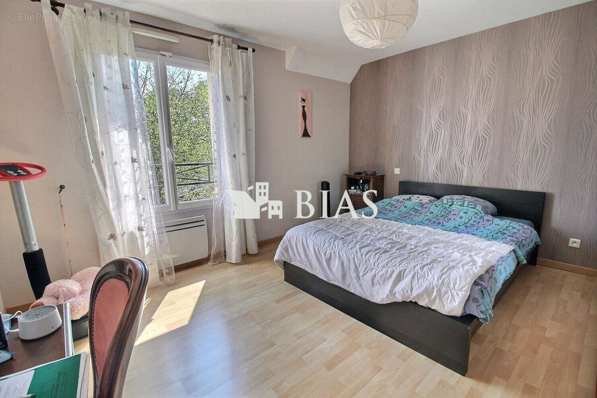 Maison à SAINT-OUEN-DE-THOUBERVILLE