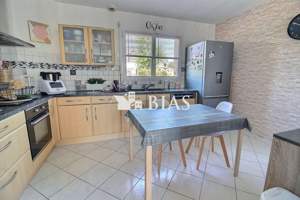 Maison à SAINT-OUEN-DE-THOUBERVILLE