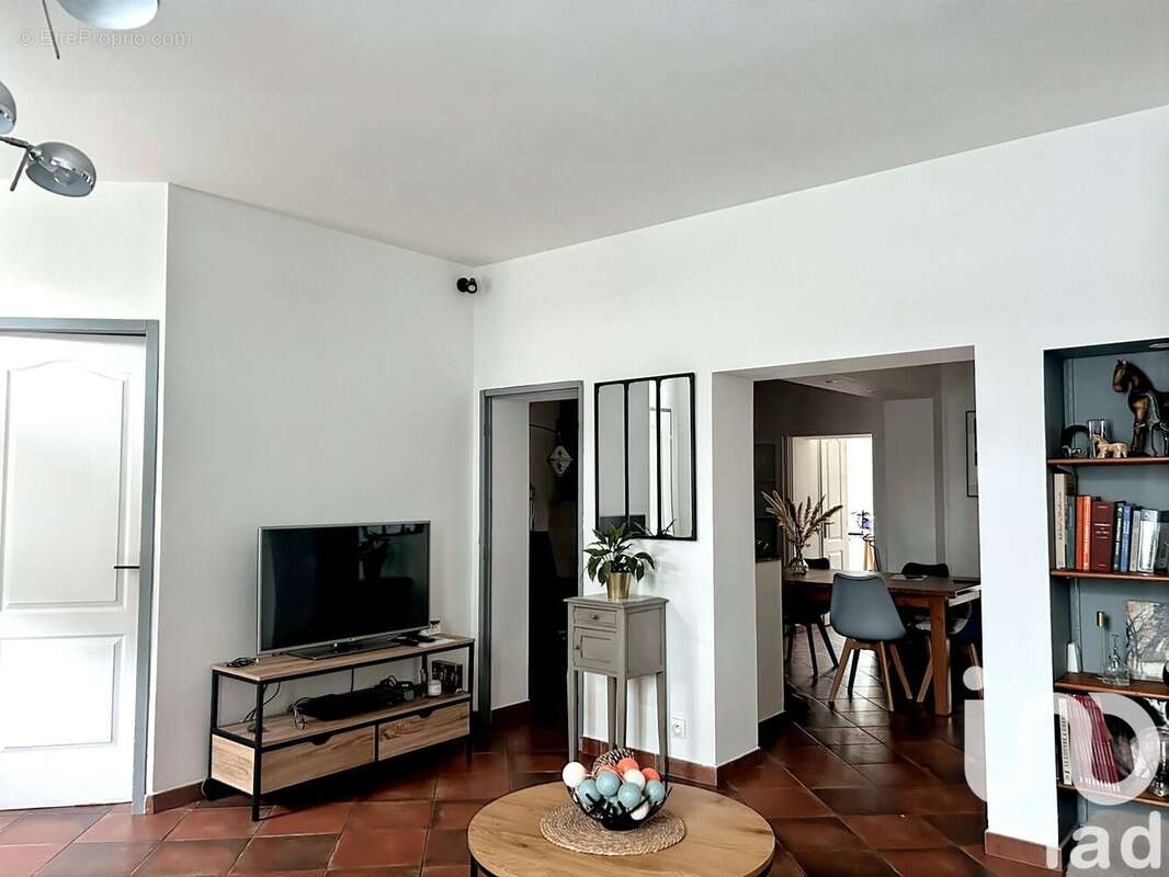 Photo 6 - Maison à SAINT-MEDARD-DE-GUIZIERES