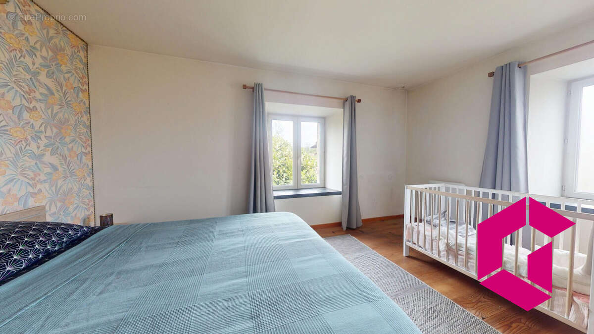 Maison à ROCHE-EN-REGNIER