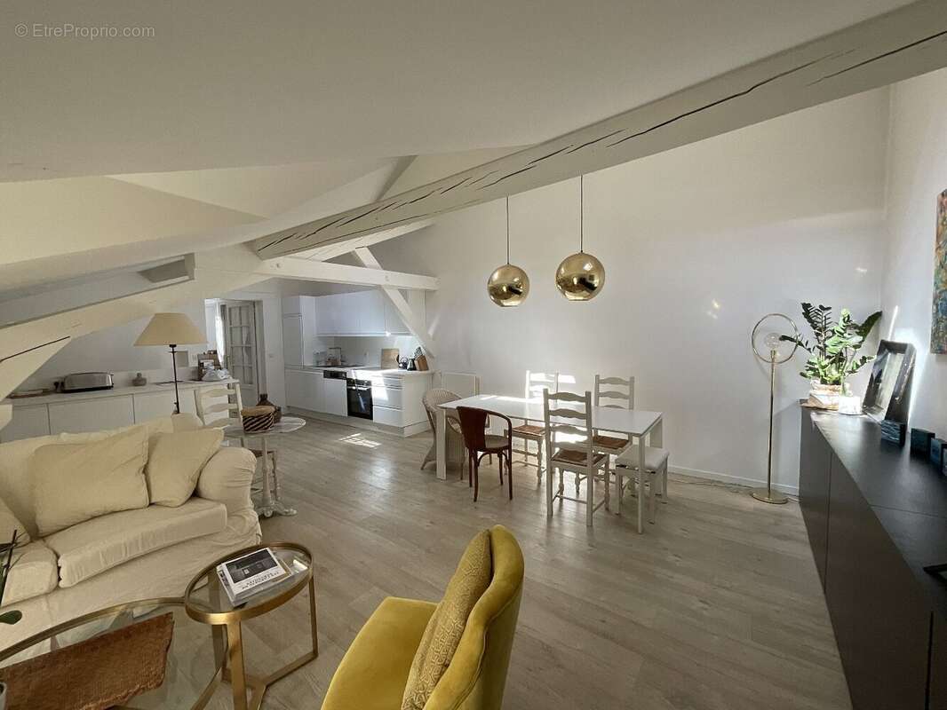 Appartement à VERSAILLES