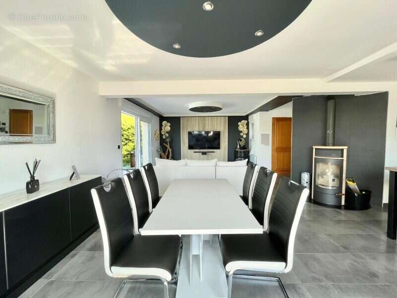 Maison à YVIGNAC-LA-TOUR