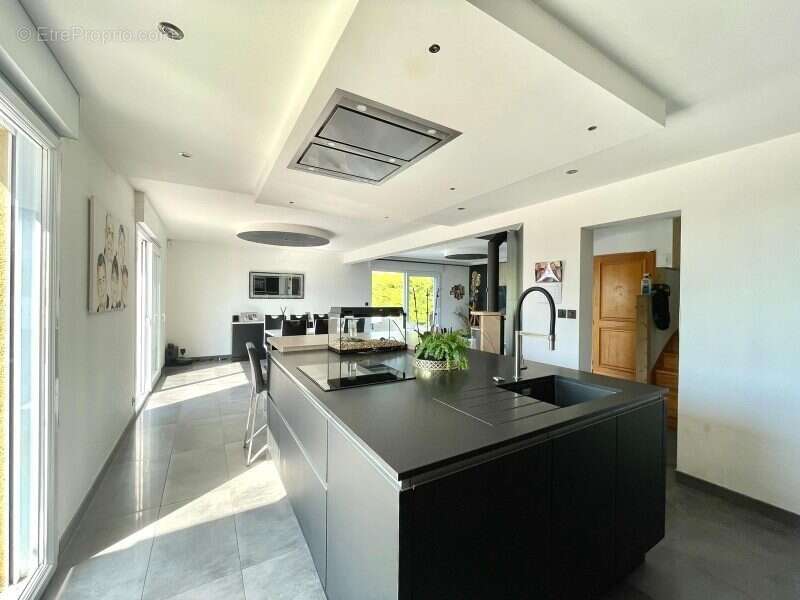 Maison à YVIGNAC-LA-TOUR