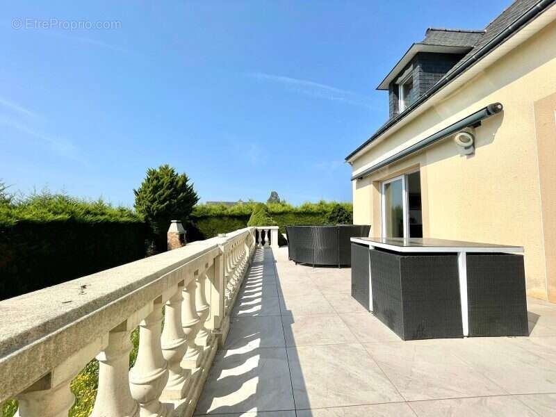 Maison à YVIGNAC-LA-TOUR