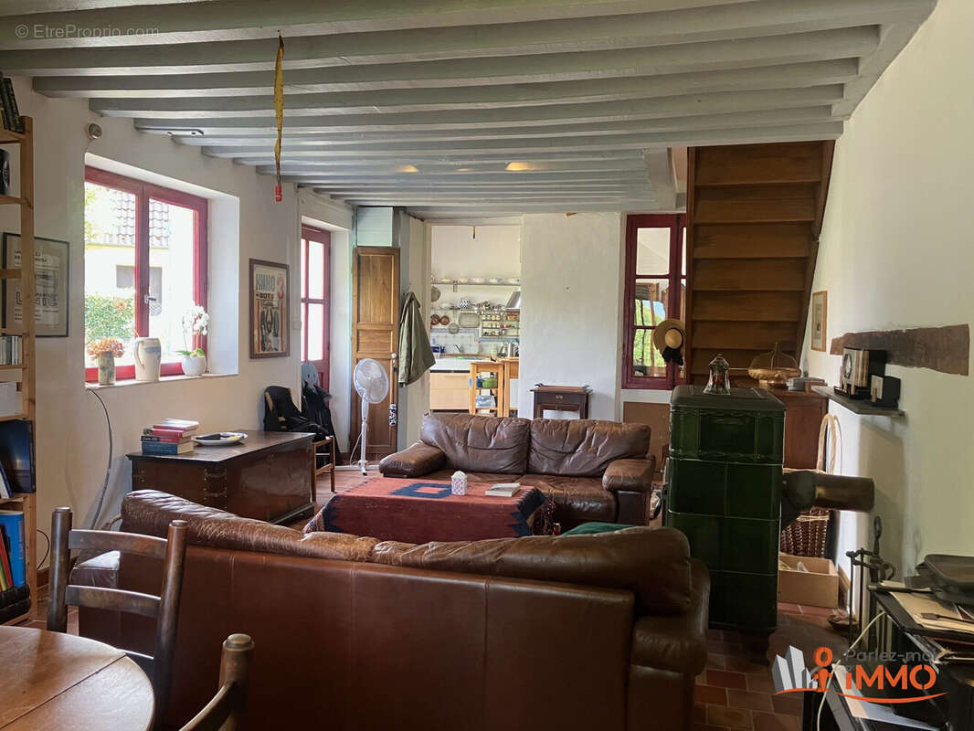 Maison à MOUTIERS-EN-PUISAYE