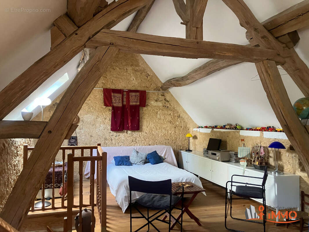 Maison à MOUTIERS-EN-PUISAYE