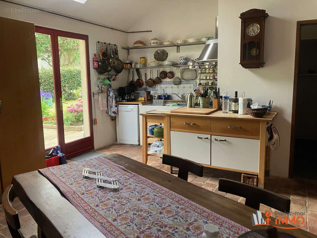 Maison à MOUTIERS-EN-PUISAYE