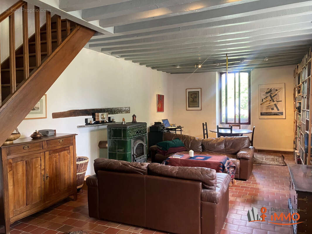 Maison à MOUTIERS-EN-PUISAYE