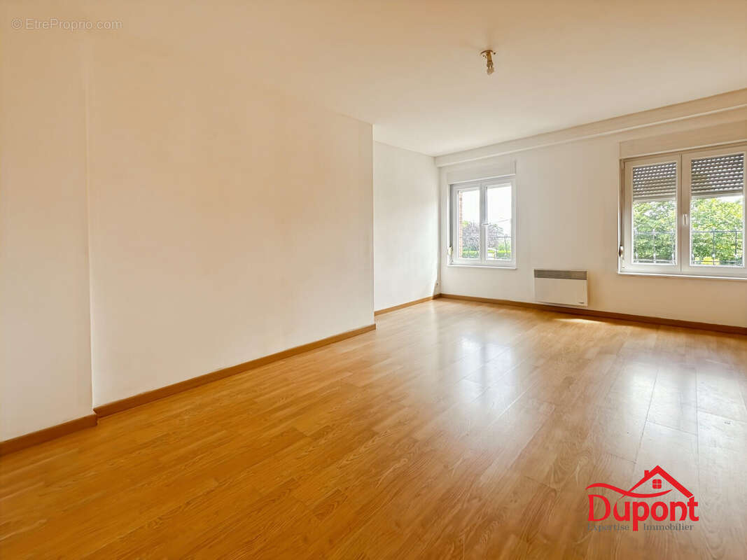 Appartement à ETEIGNIERES