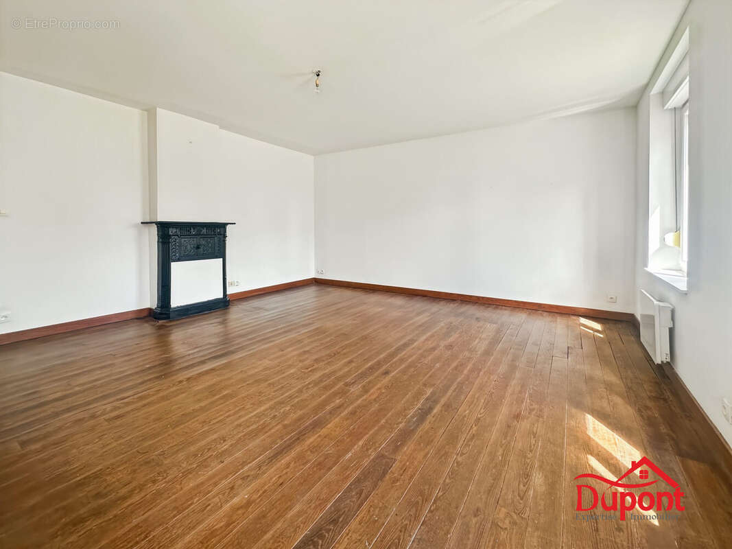 Appartement à ETEIGNIERES