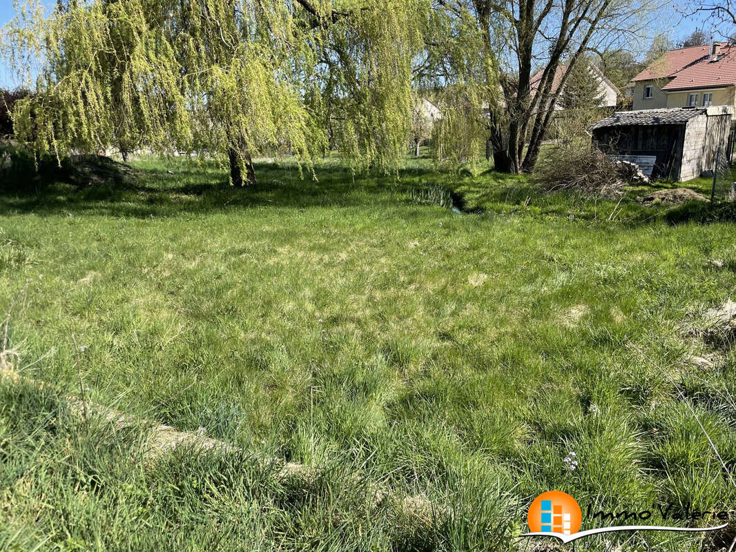 Terrain à EVAUX-ET-MENIL