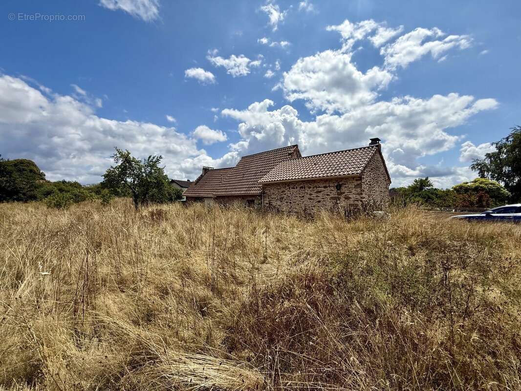 Maison à SAINT-PIERRE-DE-FRUGIE