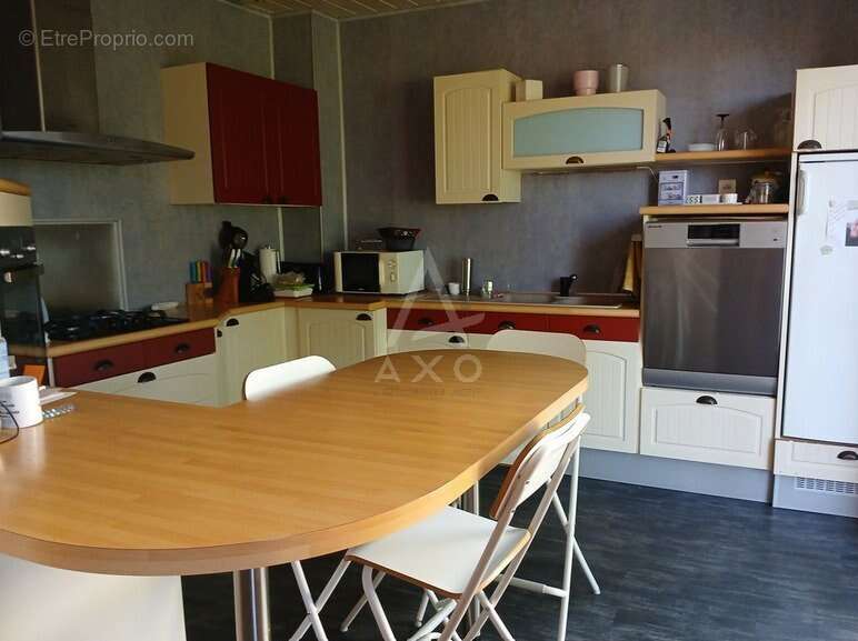 Maison à LES LANDES-GENUSSON