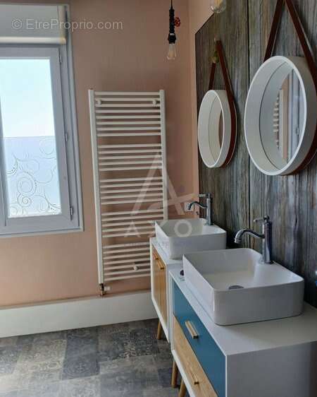 Maison à LES LANDES-GENUSSON