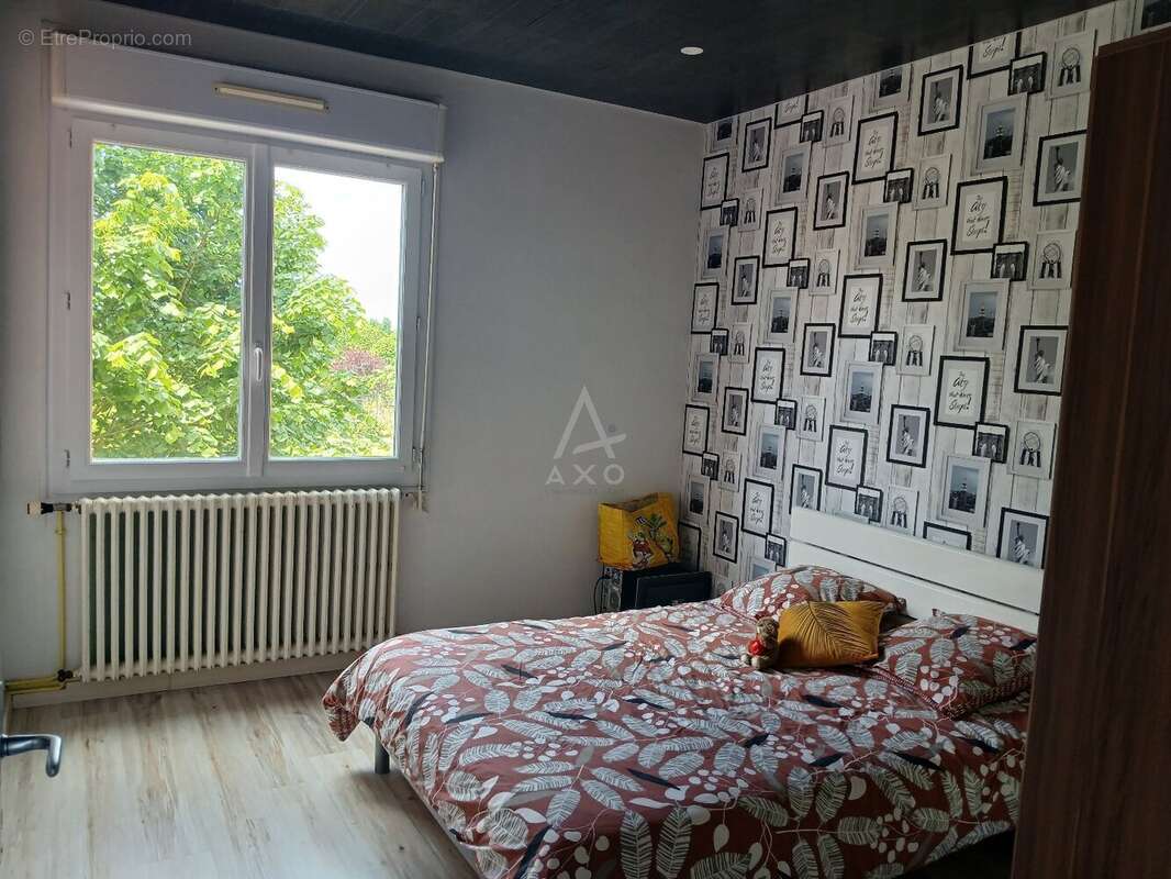 Maison à LES LANDES-GENUSSON