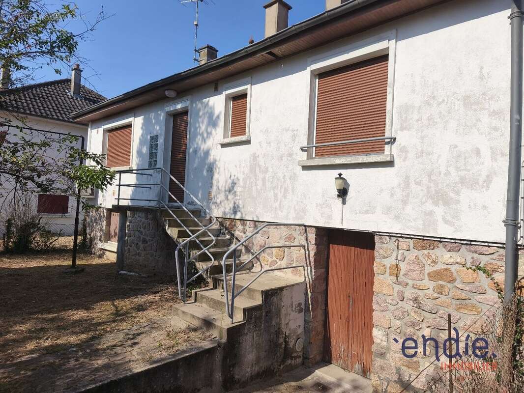 Maison à COSNE-D&#039;ALLIER