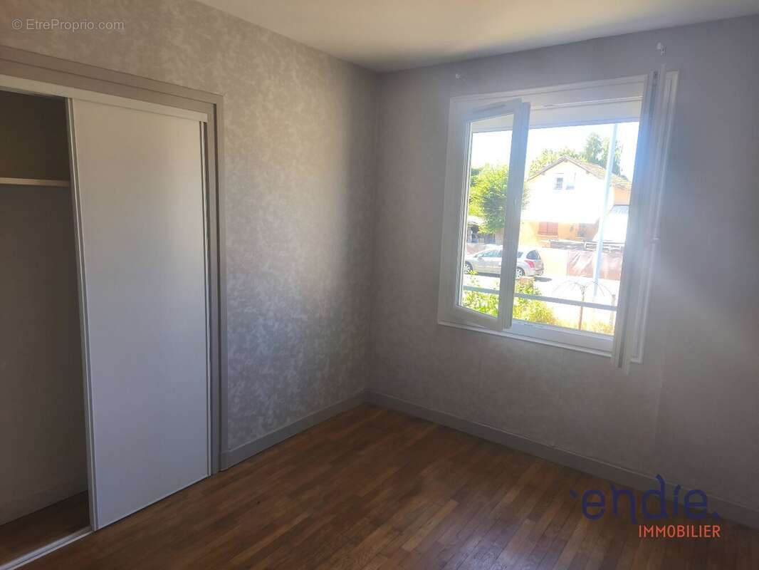 Maison à COSNE-D&#039;ALLIER