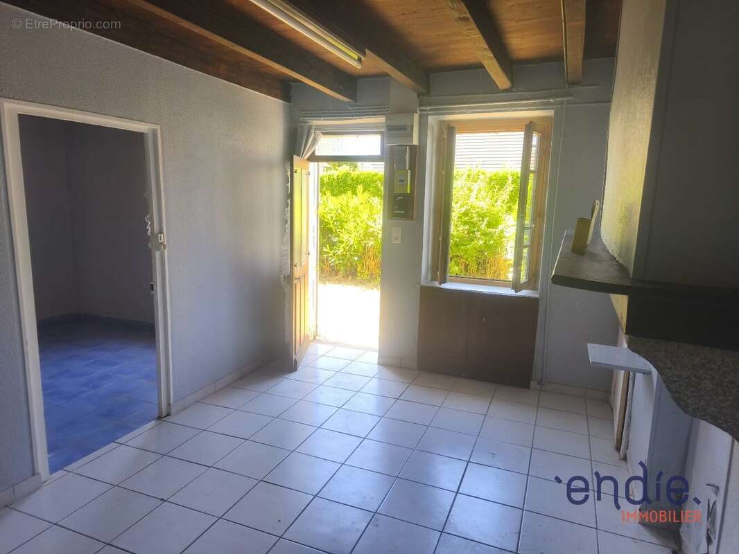 Maison à COSNE-D&#039;ALLIER