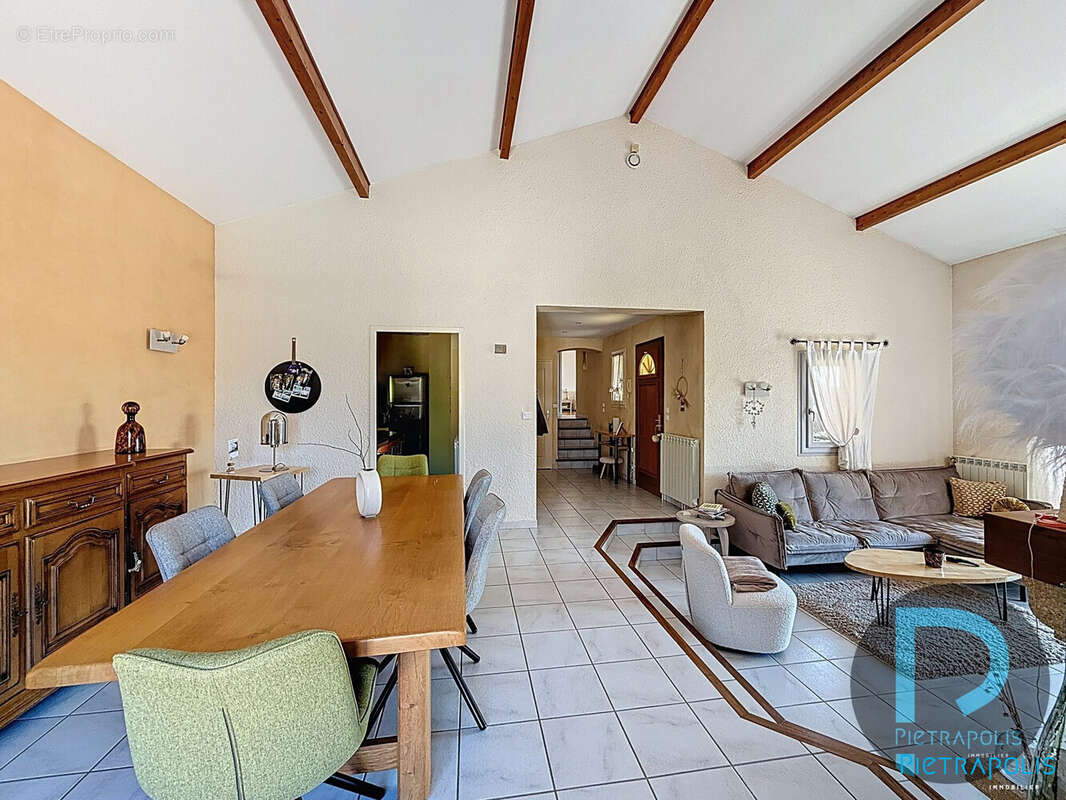 Maison à JASSANS-RIOTTIER