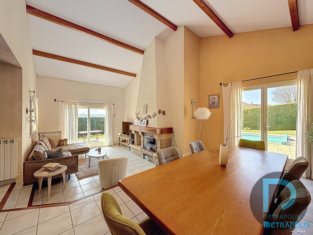 Maison à JASSANS-RIOTTIER