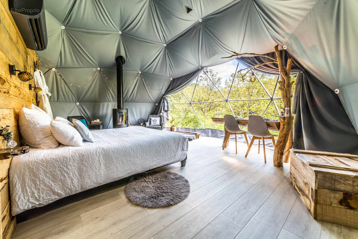 Commerce à TERRASSON-LAVILLEDIEU