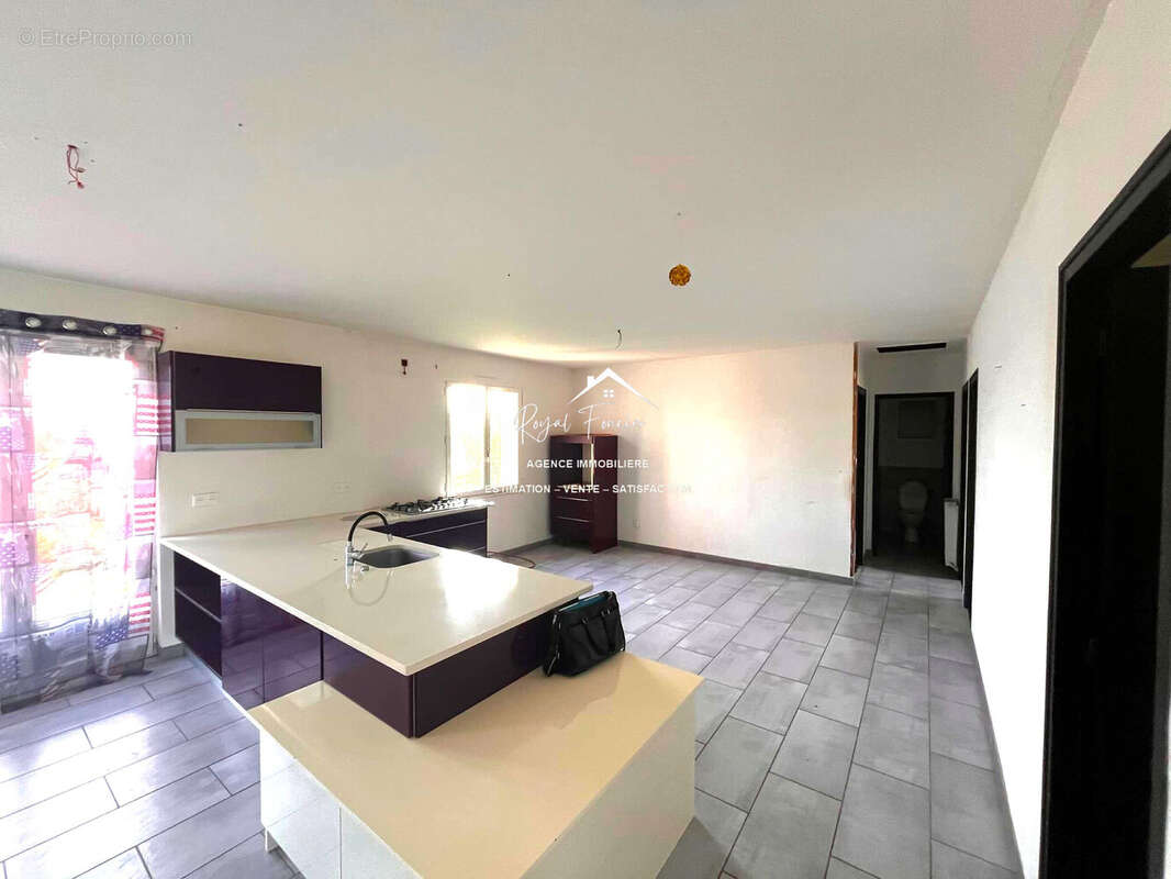 Cuisine - Maison à LESIGNY