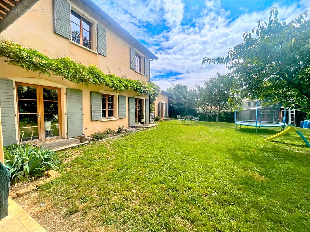 Maison à VILLEFRANCHE-SUR-SAONE