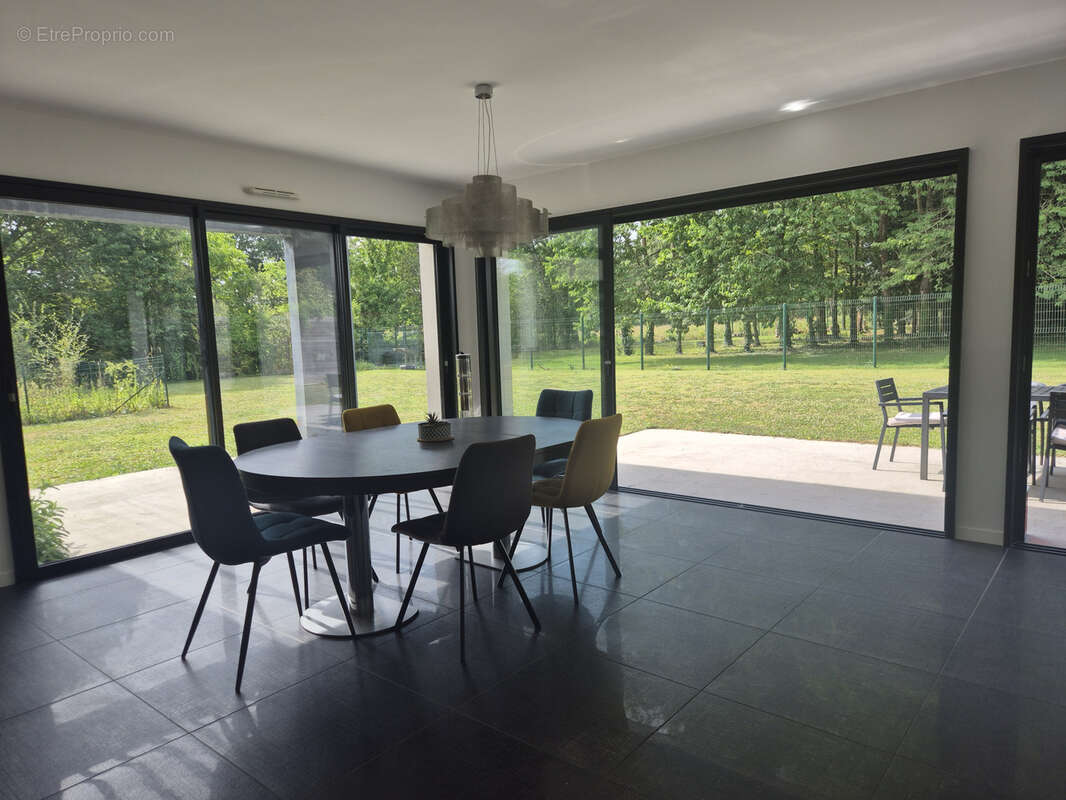 Maison à VERN-SUR-SEICHE