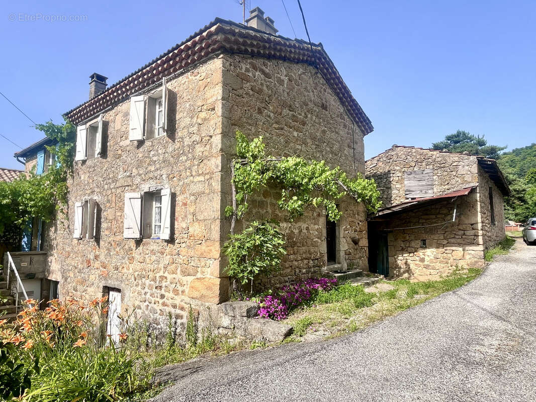 Maison à LE CRESTET