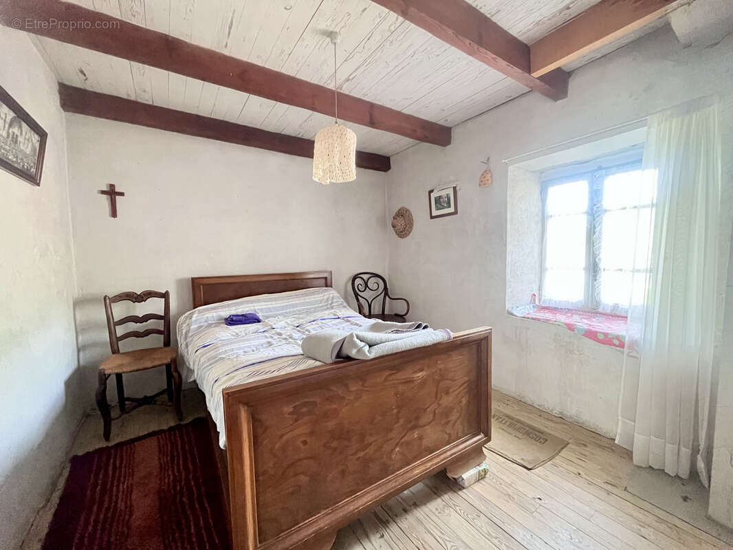 Maison à LE CRESTET