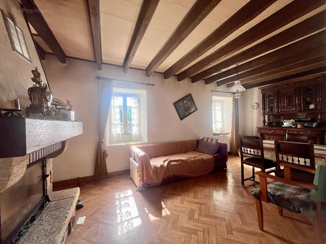 Maison à LE CRESTET