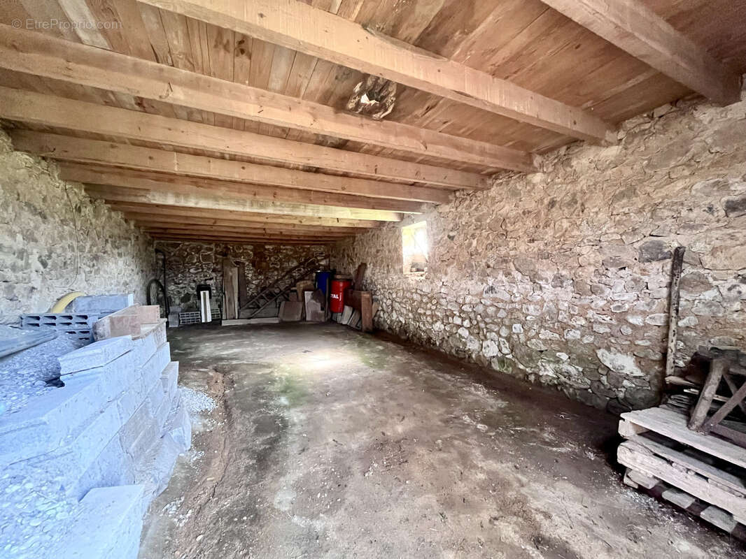 Maison à LE CRESTET