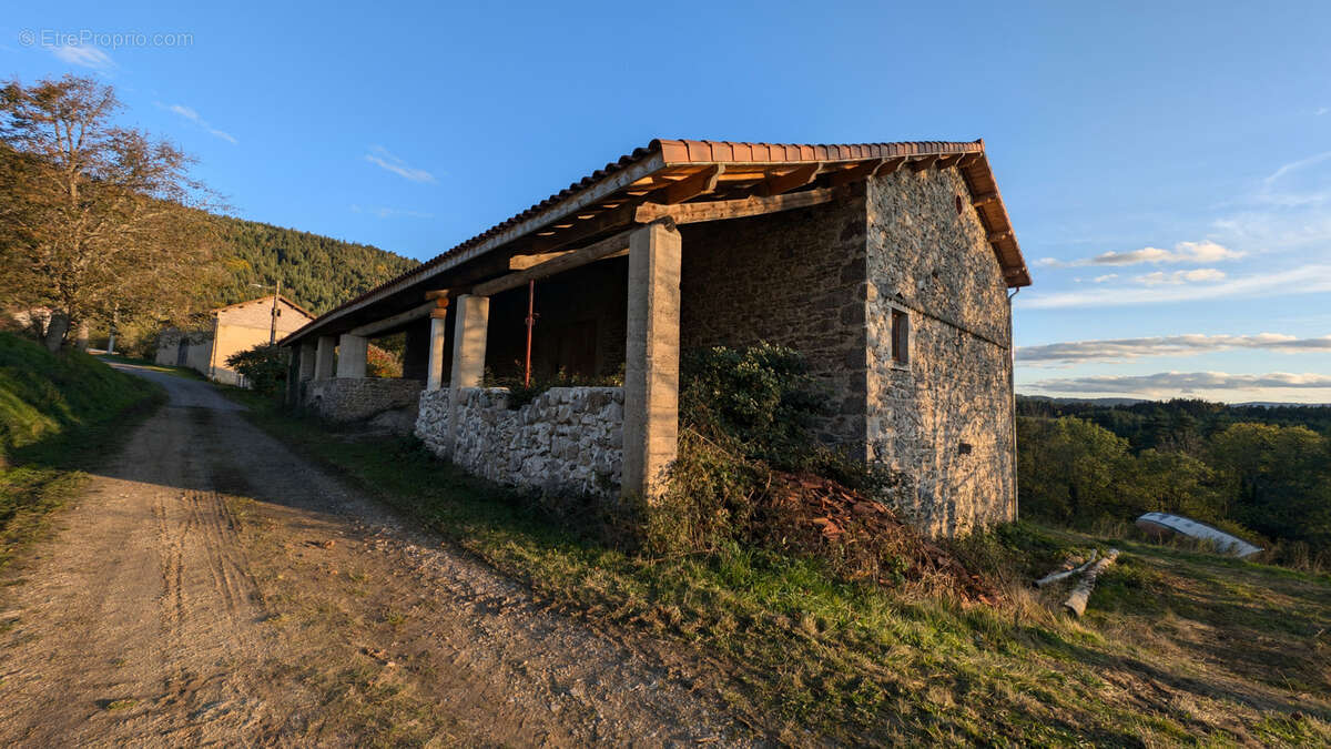 Maison à DORE-L&#039;EGLISE
