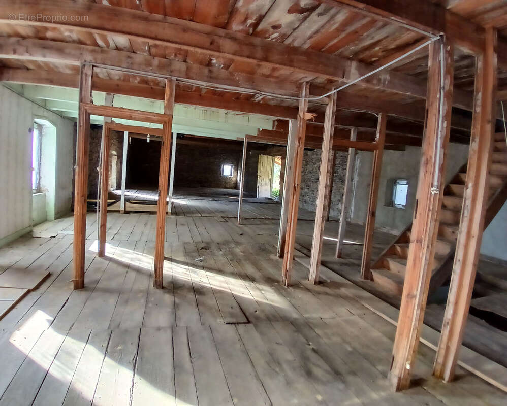 Maison à DORE-L&#039;EGLISE