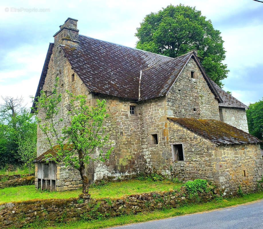 Maison à CHAMPAGNAC-LA-NOAILLE