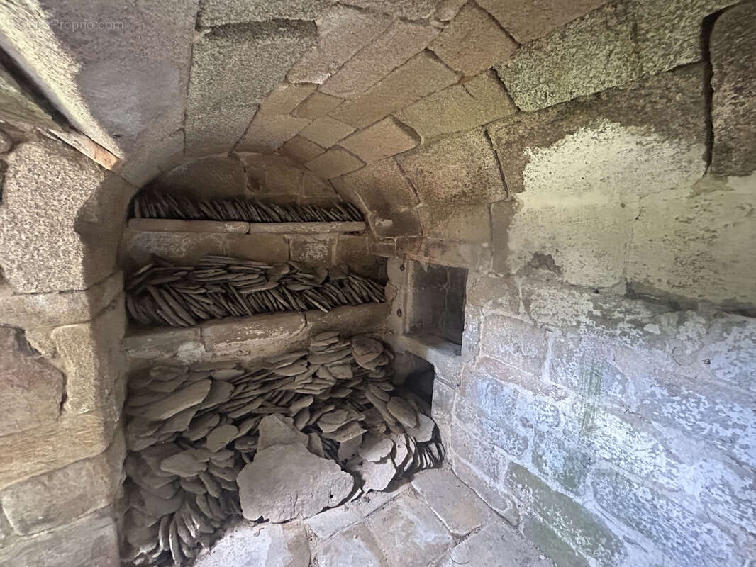 Maison à CHAMPAGNAC-LA-NOAILLE