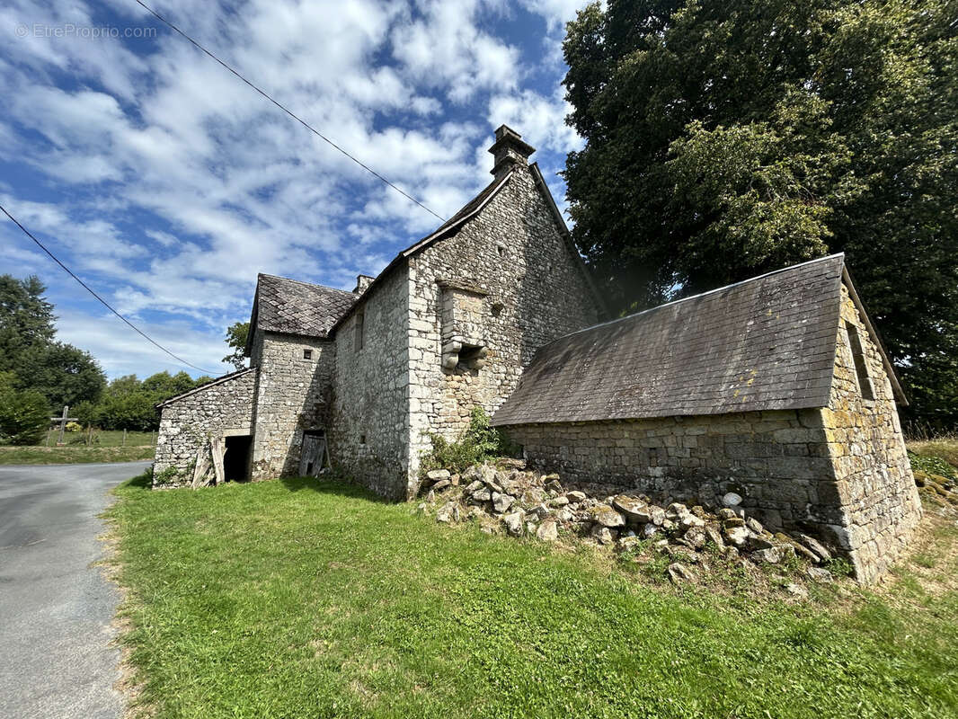 Maison à CHAMPAGNAC-LA-NOAILLE