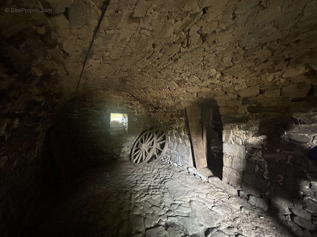 Maison à CHAMPAGNAC-LA-NOAILLE