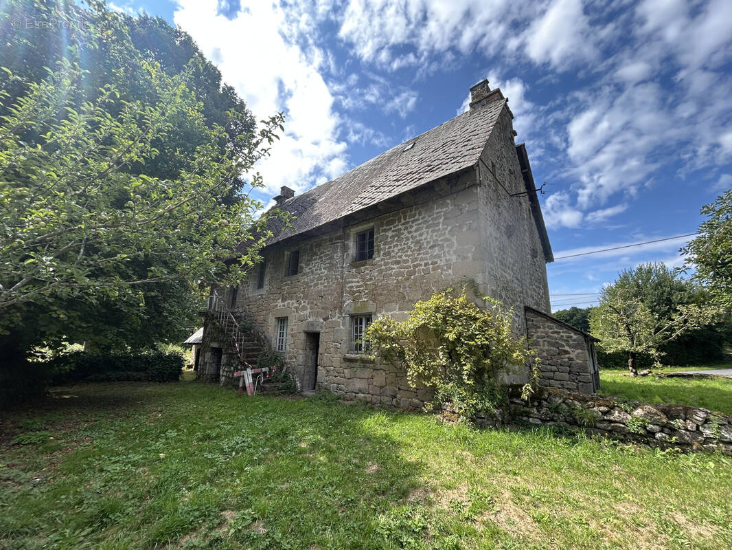 Maison à CHAMPAGNAC-LA-NOAILLE