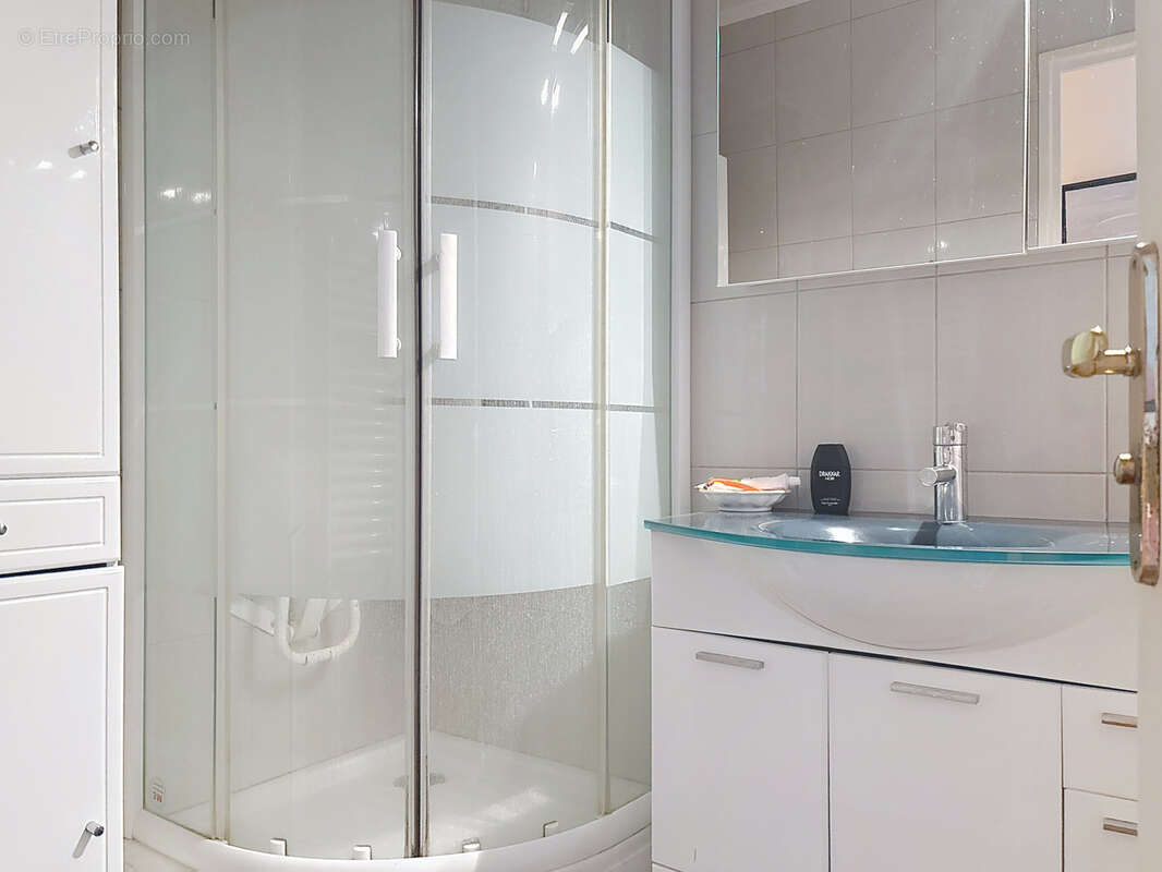 Appartement à LE MESNIL-ESNARD