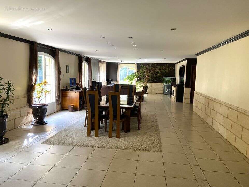 Maison à SAINT-ROMAIN-DE-COLBOSC